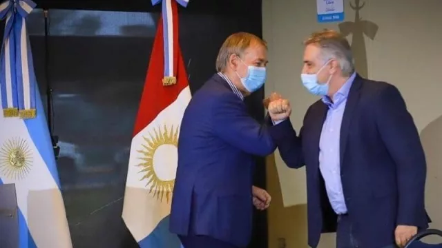 Municipio y Provincia firman convenio para las cloacas de Villa El Libertador