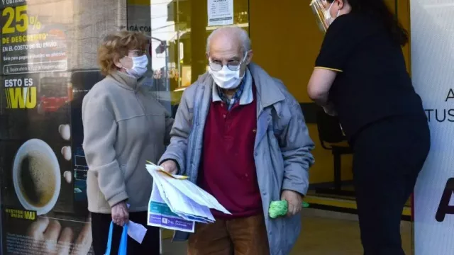 Sobre la edad jubilatoria, un mujer vota por igualdad