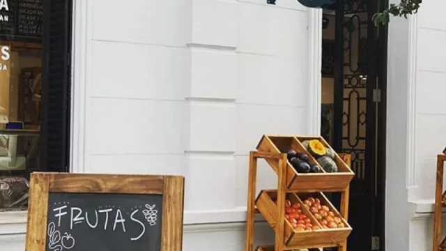 General Paz ya tiene su “La Boquería”: verduras, frutas, carne, regionales (emprender en tiempos de pandemia)