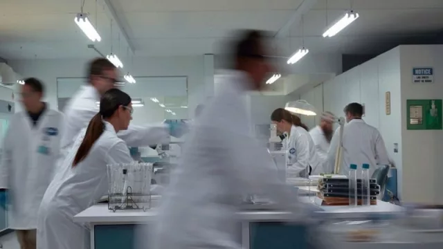 Pfizer y BioNTech probarán la vacuna contra el COVID-19 en… ¡Argentina!