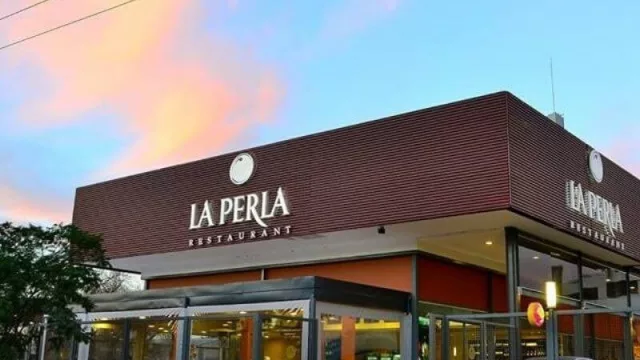 Primer recuento de víctimas: cerraron Porsche Center y La Perla (se achicaron en locales Starbucks, Pintecord, Agustino y Alcorta)