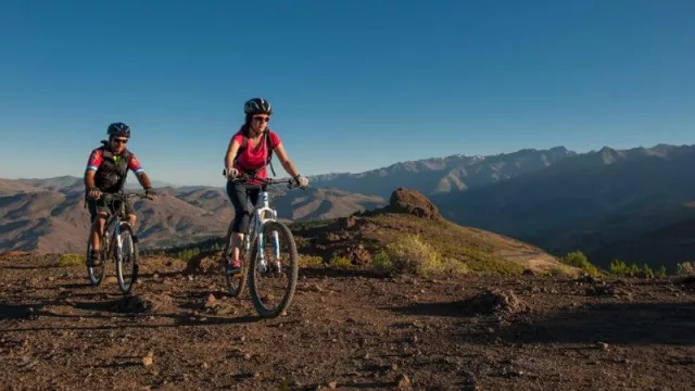 Auxilio al sector turístico: monotributistas y autónomos con ayuda de $ 50.000                    