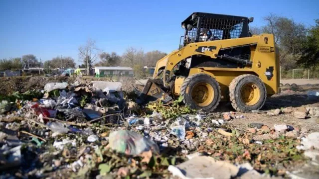 500 toneladas de residuos fueron retiradas de un basural de Costanera