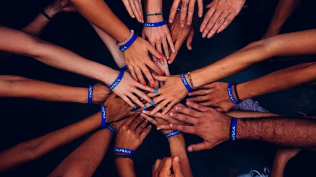 La “uberización” también llega al tercer sector: Helpo, la plataforma cordobesa que conecta voluntarios con ONGs