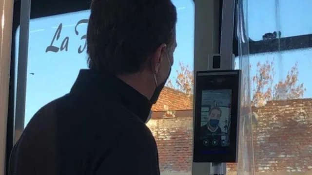 Cámaras en colectivos: toman la temperatura y detectan barbijos 