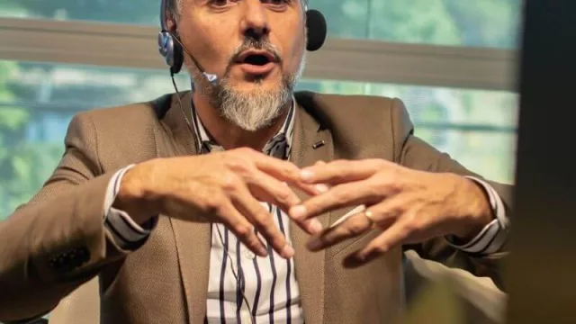 Salim les saca una vuelta a Parga, Lenti, Petrone y Bugliotti (6 de cada 10 ventas de abril fueron de Proaco)