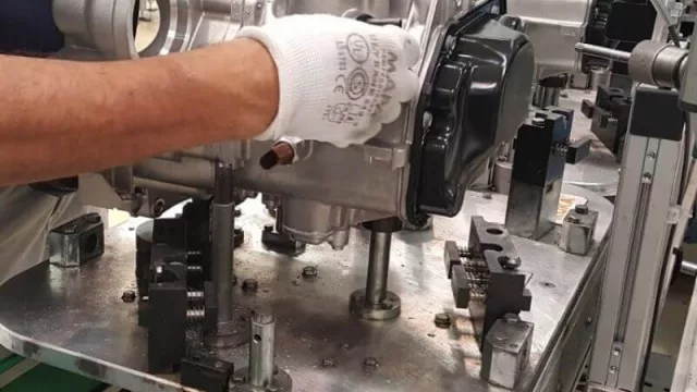 700 empleados ya cumplen tareas diarias en la planta de Córdoba de Volkswagen (hoy presentan el Nivus)