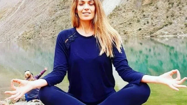 Yoga Om line para Empresas con Selene Blanche Mayor (cuánto cuesta tener a tu gente armonizada)