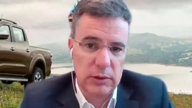 Renault quiere convencer a Adefa y al gobierno que el 2021 empiece en septiembre (patentando ahora autos del año próximo)