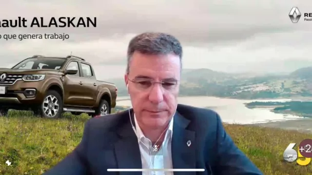 Pablo Sibila, presidente de Renault Argentina, anuncia a la prensa la puesta en marcha de la Alaskan