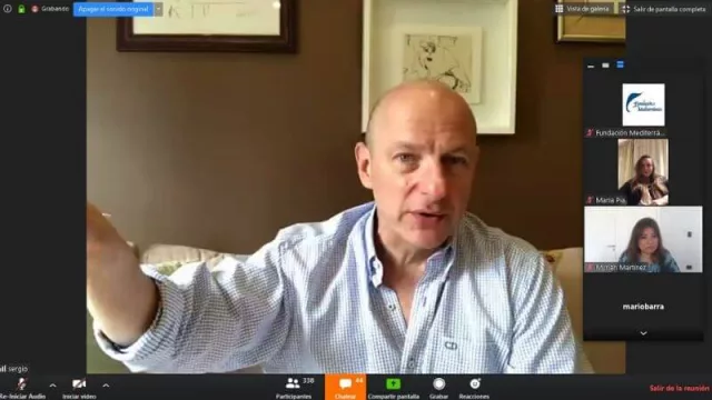 Epígrafe: Sergio Berensztein durante una reunión virtual a través de Zoom para la Fundación Mediterránea.