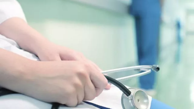 Los aplausos no alcanzan: FEPUC advierte sobre las precarias condiciones del personal de la salud 