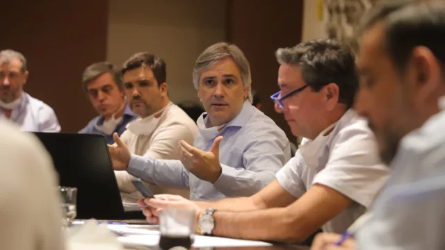 Le gusta la idea de aprovechar el “parate” para hacer bacheo