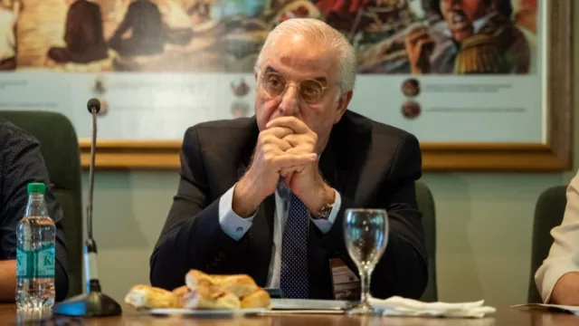 Acara imagina un mercado de 200.000 autos en 2020 ("con suerte") y pide que el Estado pague todos los sueldos