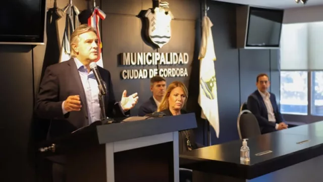 Coronavirus: Llaryora presentó la aplicación “Vecino Salud”