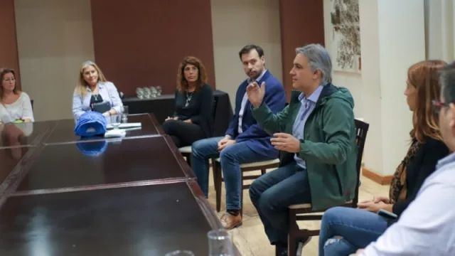 Llaryora presentó el Plan de Emergencia Alimentaria para perros y gatos en situación de calle