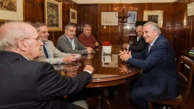 Jujuy acuerda con la UNT asistencia para el desarrollo de energía renovable, cannabis medicinal y más