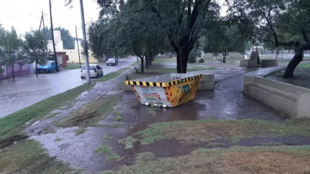 Dengue: Los contenedores de saneamiento ambiental llegan a barrios Los Granados, Villa Aspacia y San Roque
