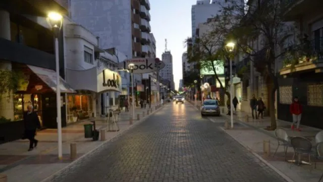 A partir de hoy, comienza a regir el horario corrido de los comercios 