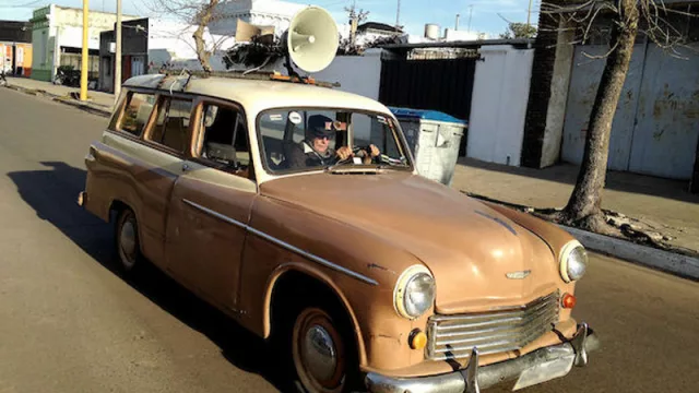 Feliz cumpleaños con vehículos parlantes (otro hijo de la crisis sanitaria)