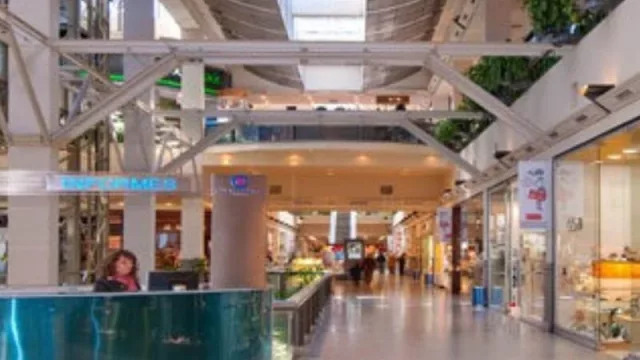 Shoppings ante un parate inédito: nunca estuvieron más de un día cerrado (no abren del viernes al miércoles) 