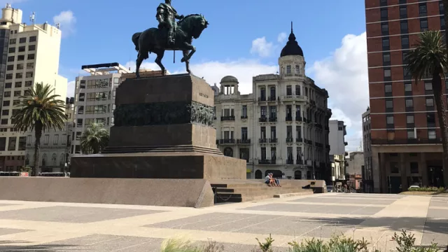 ¿Vas a Montevideo? Conocé sus otras caras: paseos en Harley, viñedos, carnaval, museos y hoteles 