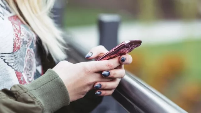 Según Comscore de 100 minutos online, 78 son en un móvil