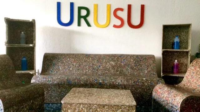 Un producto de limpieza ideal para Empresas B (con su envase se hacen sillones y macetas)