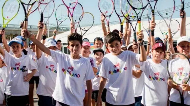 Neverland vistió el Kids Day del Córdoba Open 2020 (y entregó premios a los mini tenistas) 