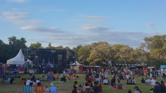 Mionca despegó y la rompió: 25 bandas, 35 food trucks y 48.000 personas en tres días