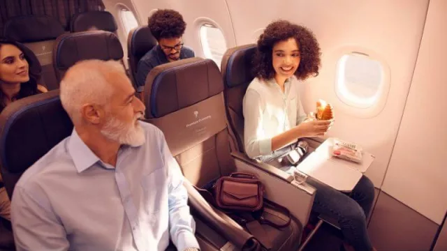 La clase Premium Economy ofrece asiento central bloqueado para mayor espacio y privacidad