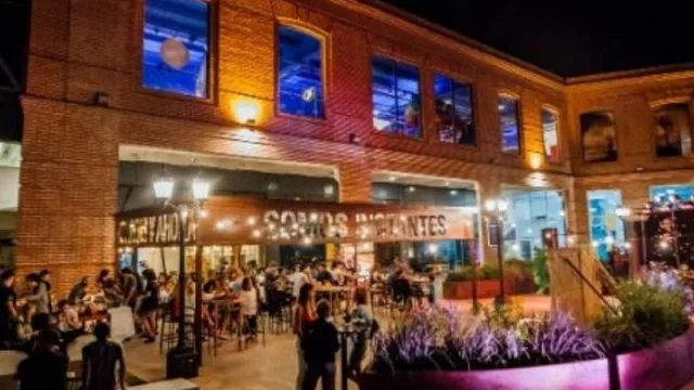 Medialunas Calentitas se expande en Villa Allende y abre su 4° local en la ciudad (con un enfoque diferente) 