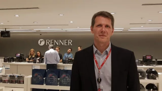 Renner en 10 prendas: hoy abre al público la tienda de indumentaria de 2.500 m2 en Patio Olmos (y el sábado en Paseo del Jockey)