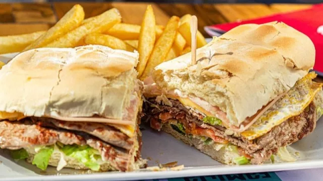 Linda semana para comer un lomito, ¿no? (Hoy comienza la primera semana temática, hay menús con precios promocionales y hasta 2x1)