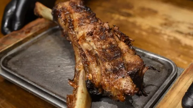 ¿Qué comemos para Año Nuevo? Menú parrillero en Revire Brasas Bravas de Calle Corrientes