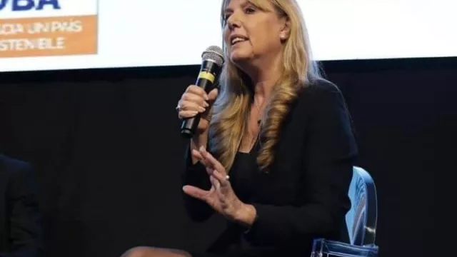 Chau papel, vamos a comunicarnos desde tu celular (simplificación en la administración pública de Córdoba)