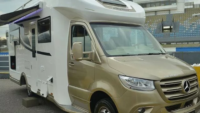 La Motorhome de Mercedes-Benz y el sueño de viajar a bordo de tu casa (y con toda la onda)