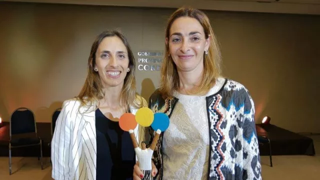 María Victoria Ricca y María Florencia Ricca durante la entrega de premios "Córdoba en el Mundo".