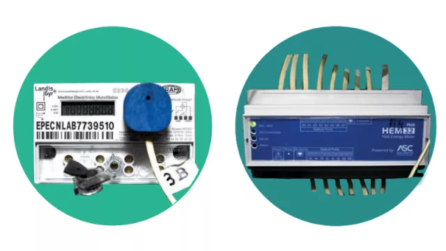 El “chupete” (azul) que toma los datos del medidor (a la izquierda); a la derecha el hardware que concentra los datos de varios medidores y luego los envía vía GPRS.