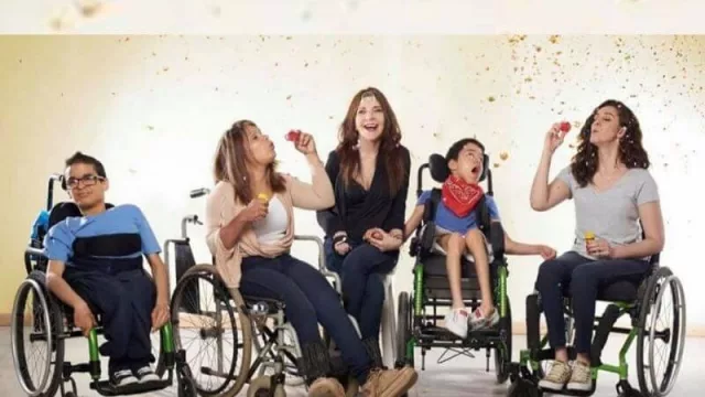 Un accidente la llevó a confeccionar ropa adaptada para personas con discapacidad o movilidad reducida