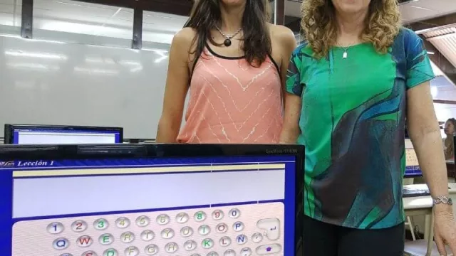 La dactilografía no ha muerto: Institución Cervantes continúa formando en el “arte de escribir al tacto”