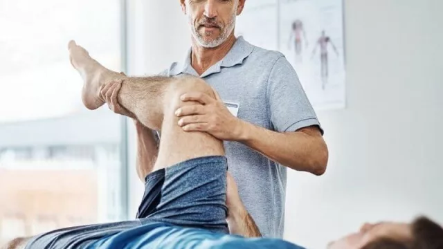 La Siglo 21 se mete en carreras de salud: nutrición, gerontología, kinesiología y fisioterapia en 2020 (¿y medicina?)