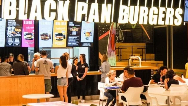 Black Pan desembarcó en el Córdoba Shopping con su cuarta sucursal (y suma a Peñón del Águila a sus menús)