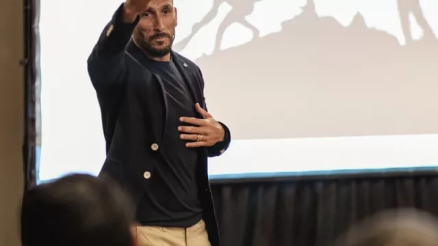El Cholo: de futbolista a speaker in company (qué puede aportar Pablo Guiñazú a tu organización)