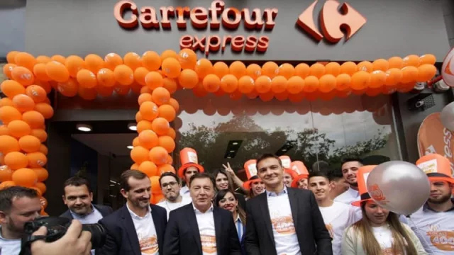 Sobre las nuevas aperturas de Carrefour, pregunta...