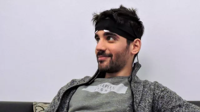 La luz al final del túnel para los que sufren de migraña: una empresa incubada en la UNC desarrolló una vincha para tratar el dolor (lo reduce hasta un 75%) 