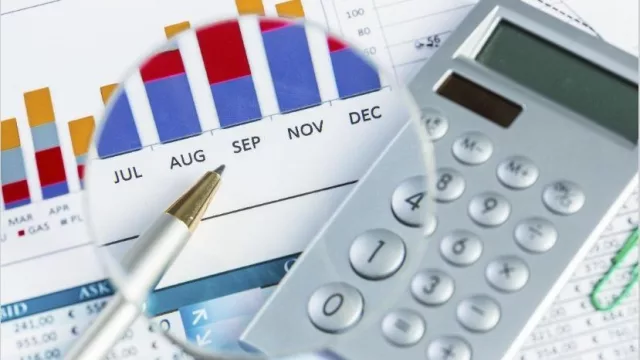 Inversores salen de fondos en pesos de corto plazo para pasar la elección del domingo en dólares