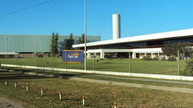 En Lules, la empresa Arcor adelanta las vacaciones de su personal