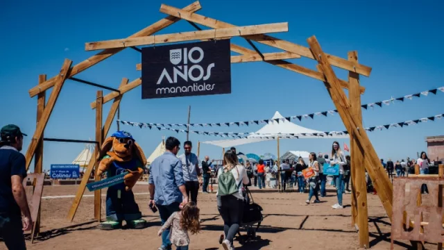 Los festejos por los 10 años de Manantiales en el barrio, durante este sábado.