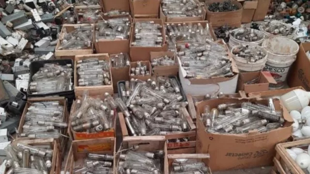 La Municipalidad recicló 55 toneladas de viejas lámparas de sodio y mercurio